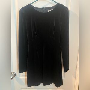Small long sleeve black velvet dress